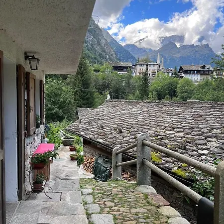 Casa Nonna Rina بيت للعطل